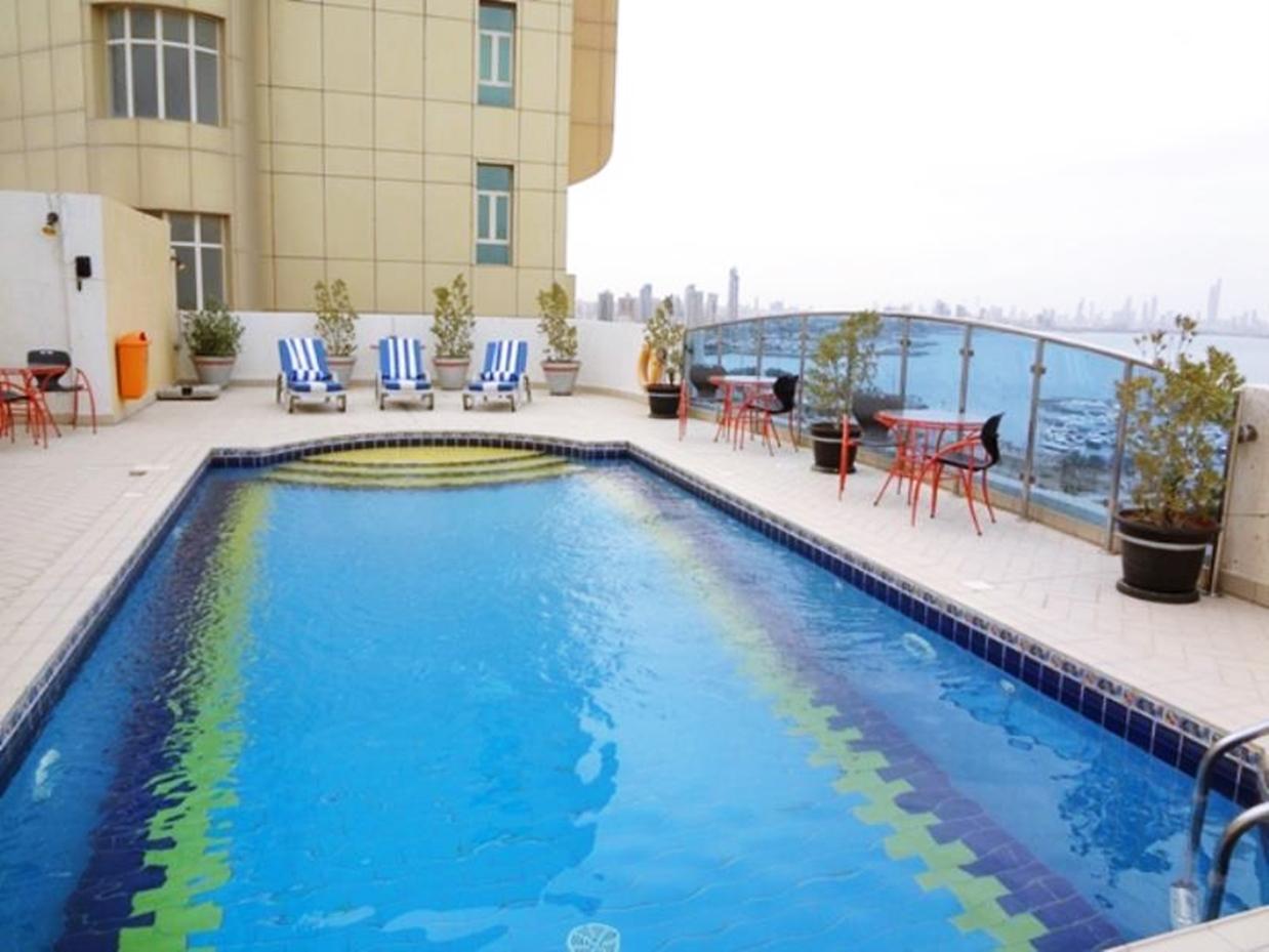 ホテル Le Royal Corniche Salmiya エクステリア 写真