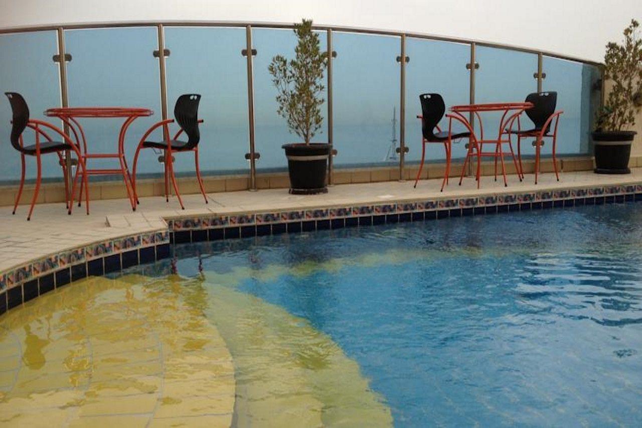 ホテル Le Royal Corniche Salmiya エクステリア 写真