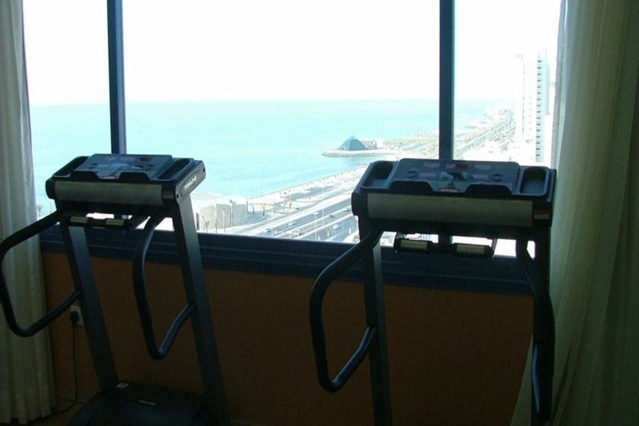 ホテル Le Royal Corniche Salmiya エクステリア 写真