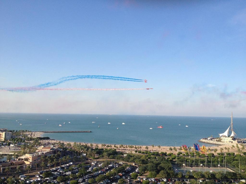 ホテル Le Royal Corniche Salmiya エクステリア 写真
