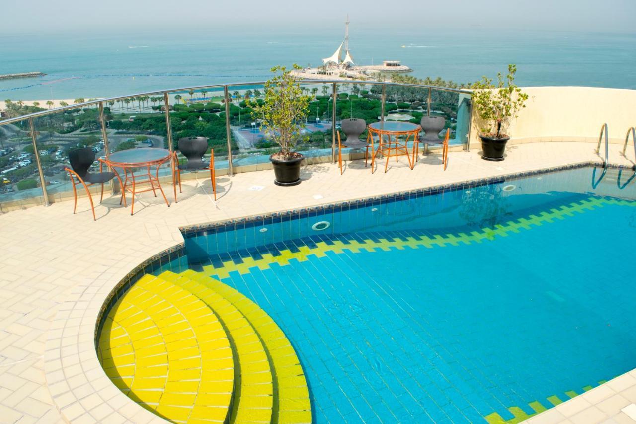 ホテル Le Royal Corniche Salmiya エクステリア 写真