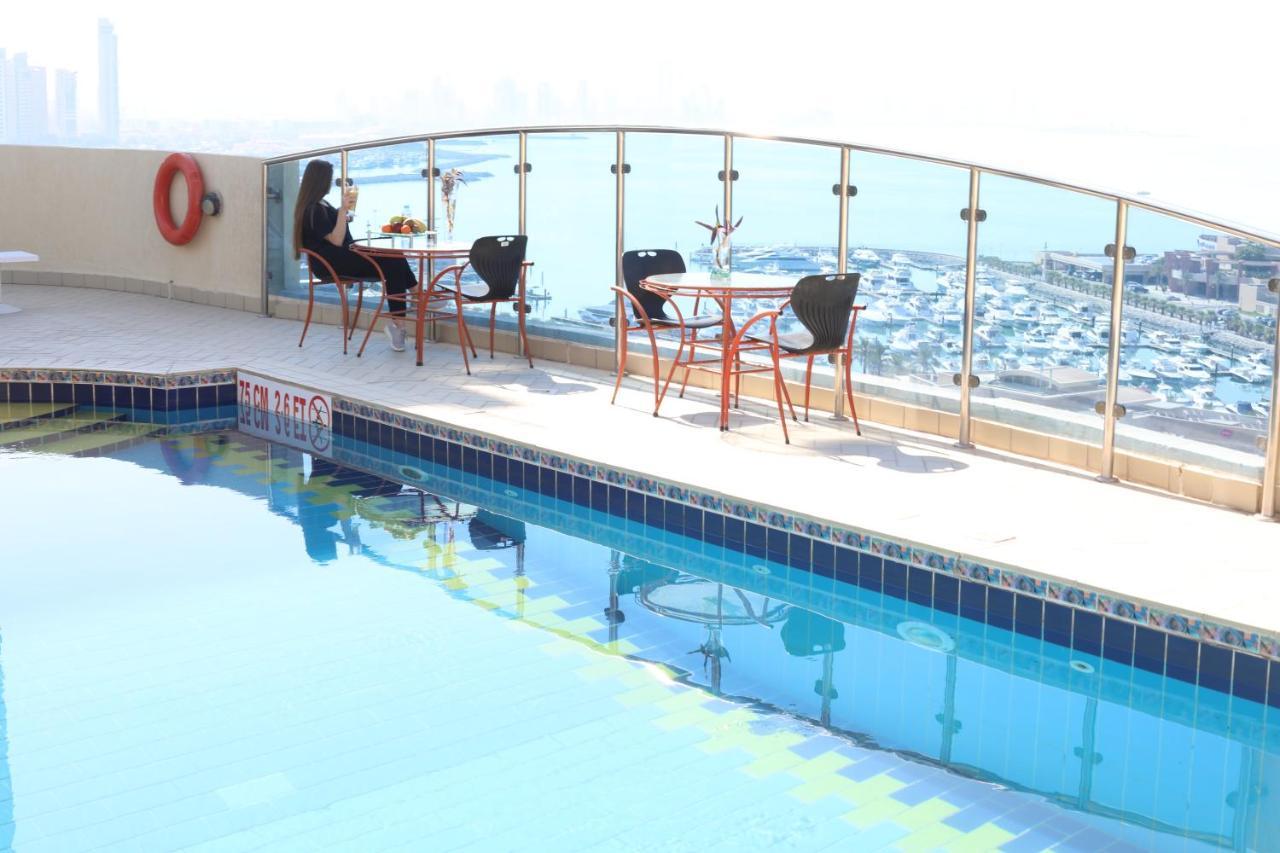 ホテル Le Royal Corniche Salmiya エクステリア 写真